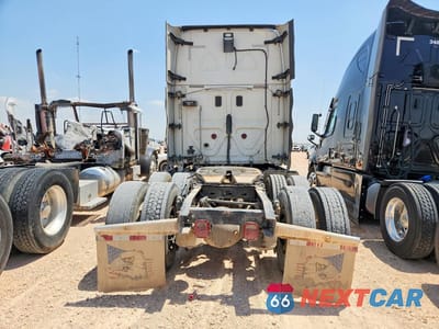 Zdjęcie 6 z 13 samochodu: 2012 FREIGHTLINER CASCADIA SEMI TRUCK VIN:1FUJGLBG5CSBV7023 - miniatura