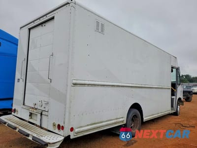 Trzecie zdjęcie samochodu z tyłu: 2019 FORD F59 DELIVERY VAN VIN:1F65F5KY2K0A10183 - miniatura