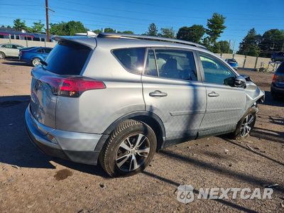 Trzecie zdjęcie samochodu z tyłu: 2018 TOYOTA RAV4 XLE VIN:JTMRFREV6JJ204750 - miniatura