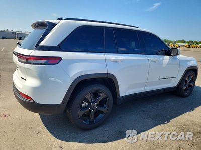 Trzecie zdjęcie samochodu z tyłu: 2025 JEEP GRAND CHEROKEE LIMITED VIN:1C4RJHBG5SC283767 - miniatura