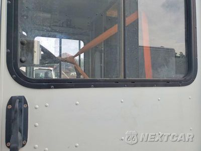 Zdjęcie 7 z 12 samochodu: 2004 FREIGHTLINER MT45 CHASSIS DELIVERY TRUCK VIN:4UZAANCP64CL85264 - miniatura