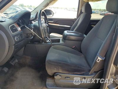 Zdjęcie 7 z 13 samochodu: 2008 GMC YUKON XL C1500 VIN:1GKFC16J68R202554 - miniatura