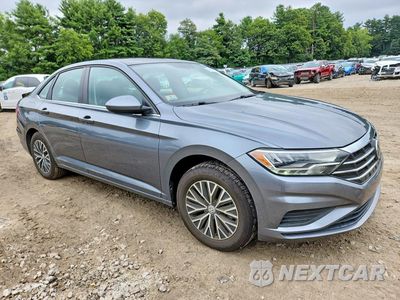 Czwarte zdjęcie samochodu z boku: 2020 VOLKSWAGEN JETTA S VIN:3VWC57BU6LM085268 - miniatura