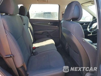 Zdjęcie 11 z 13 samochodu: 2016 KIA SORENTO LX VIN:5XYPG4A34GG122083 - miniatura