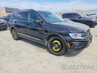 Czwarte zdjęcie samochodu z boku: 2018 VOLKSWAGEN TIGUAN SE VIN:3VV3B7AX4JM207244 - miniatura