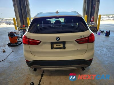 Zdjęcie 6 z 13 samochodu: 2017 BMW X1 VIN:WBXHT3Z35H4A53635 - miniatura