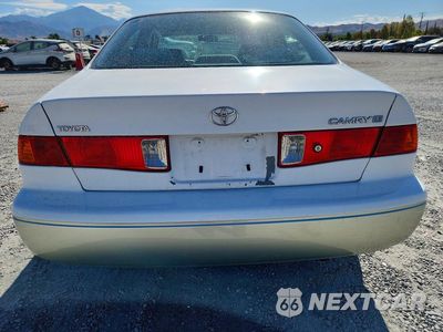 Zdjęcie 6 z 12 samochodu: 2000 TOYOTA CAMRY LE VIN:JT2BG22K2Y0418885 - miniatura