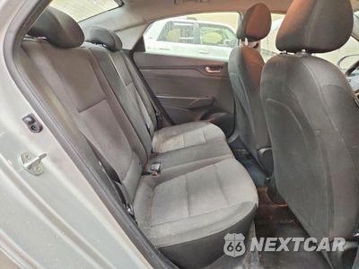 Zdjęcie 10 z 13 samochodu: 2019 HYUNDAI ACCENT SE VIN:3KPC24A38KE057015 - miniatura
