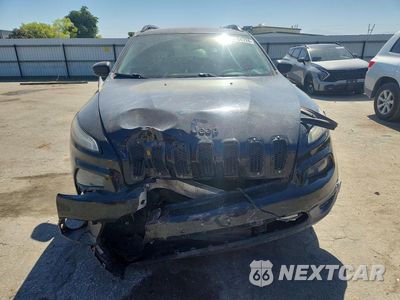 Piąte zdjęcie samochodu w środku: 2016 JEEP CHEROKEE SPORT VIN:1C4PJLAB3GW351084 - miniatura