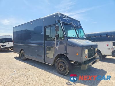 Czwarte zdjęcie samochodu z boku: 2020 FREIGHTLINER CHASSIS M LINE WALK-IN VAN VIN:4UZAC2EA8LCMK0273 - miniatura