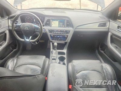 Zdjęcie 8 z 12 samochodu: 2017 HYUNDAI SONATA LIMITED 2.0T VIN:5NPE34AB1HH471092 - miniatura