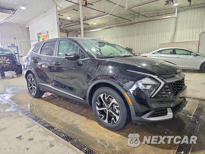 Czwarte zdjęcie samochodu z boku: 2023 KIA SPORTAGE EX VIN:5XYK33AF9PG045429 - miniatura