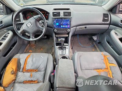 Zdjęcie 8 z 12 samochodu: 2005 HONDA ACCORD EX VIN:1HGCM66875A043528 - miniatura