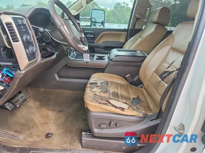 Zdjęcie 7 z 13 samochodu: 2017 GMC SIERRA K2500 DENALI VIN:1GT12UEY9HF247952 - miniatura