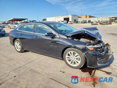 Czwarte zdjęcie samochodu z boku: 2018 CHEVROLET MALIBU LT VIN:1G1ZD5ST7JF257292 - miniatura
