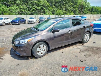 2017 KIA FORTE LX 3KPFK4A70HE132931 - główne zdjęcie licytacji z USA - miniatura