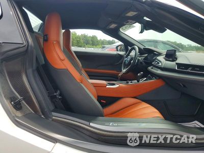 Zdjęcie 10 z 12 samochodu: 2019 BMW I8 VIN:WBY2Z6C57K7E16308 - miniatura