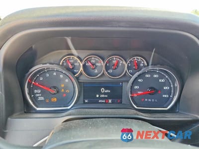Zdjęcie 9 z 12 samochodu: 2021 CHEVROLET SILVERADO K1500 CUSTOM VIN:1GCPYBEK7MZ240175 - miniatura