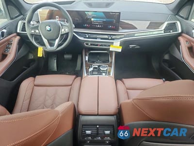 Zdjęcie 8 z 13 samochodu: 2026 BMW X5 XDRIVE50E VIN:5UX43EU02T9382370 - miniatura