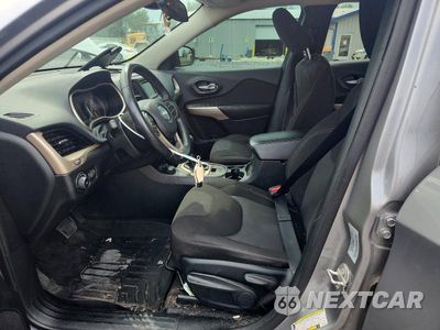 Zdjęcie 7 z 12 samochodu: 2017 JEEP CHEROKEE LATITUDE VIN:1C4PJMCS3HD213660 - miniatura