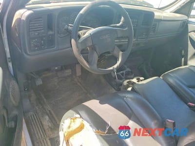 Zdjęcie 8 z 12 samochodu: 2005 GMC NEW SIERRA C3500 VIN:1GDJC34265E200105 - miniatura