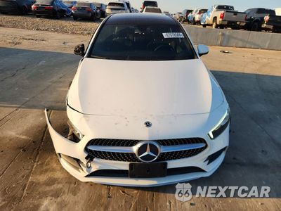Piąte zdjęcie samochodu w środku: 2022 MERCEDES-BENZ A 220 VIN:W1K3G4EB1NJ360945 - miniatura