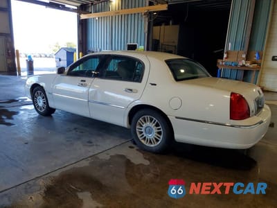 Drugie zdjęcie samochodu z przodu: 2011 LINCOLN TOWN CAR SIGNATURE LIMITED VIN:2LNBL8CVXBX761236 - miniatura