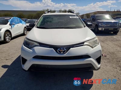 Piąte zdjęcie samochodu w środku: 2016 TOYOTA RAV4 LE VIN:JTMZFREV5GJ098476 - miniatura