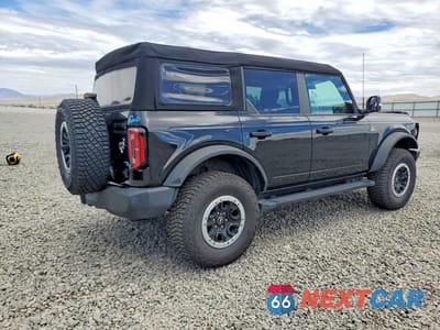 Trzecie zdjęcie samochodu z tyłu: 2024 FORD BRONCO OUTER BANKS VIN:1FMDE8BH5RLA23978 - miniatura