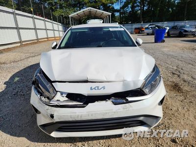 Piąte zdjęcie samochodu w środku: 2022 KIA FORTE LXS VIN:3KPF24AD1NE425996 - miniatura