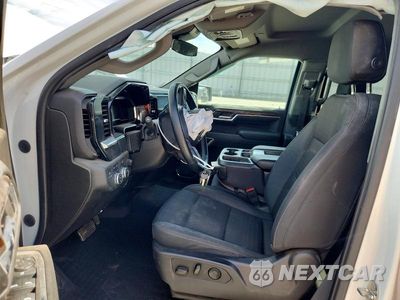 Zdjęcie 7 z 13 samochodu: 2023 GMC SIERRA K1500 SLE VIN:1GTUUBED9PZ311428 - miniatura