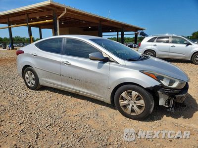Czwarte zdjęcie samochodu z boku: 2016 HYUNDAI ELANTRA SE VIN:5NPDH4AE6GH689504 - miniatura
