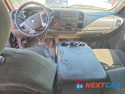 Zdjęcie 8 z 12 samochodu: 2008 CHEVROLET SILVERADO K1500 VIN:1GCEK19028Z263221 - miniatura