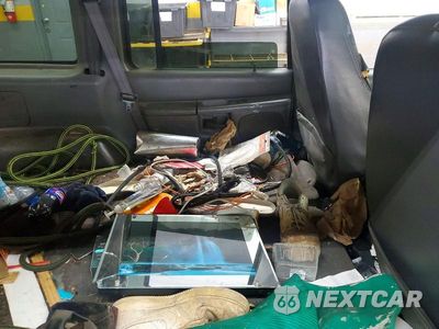 Zdjęcie 11 z 13 samochodu: 2000 FORD EXPLORER XLT VIN:1FMZU83P8YUB83652 - miniatura