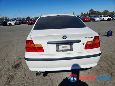 Zdjęcie 6 z 12 samochodu: 2005 BMW 325 I VIN:WBAET37425NJ91242 - miniatura