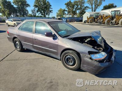 Czwarte zdjęcie samochodu z boku: 1999 HONDA ACCORD LX VIN:JHMCG6658XC017702 - miniatura