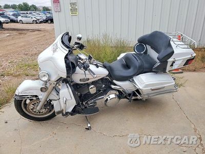 Trzecie zdjęcie samochodu z tyłu: 2008 HARLEY-DAVIDSON FLHTCUI VIN:1HD1FC4128Y607018 - miniatura