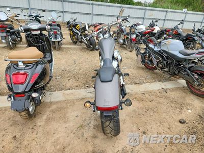 Czwarte zdjęcie samochodu z boku: 2010 HONDA VT1300 CX VIN:JH2SC6154AK001288 - miniatura