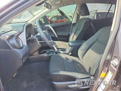 Zdjęcie 7 z 12 samochodu: 2018 TOYOTA RAV4 LE VIN:JTMBFREV9JJ720280 - miniatura