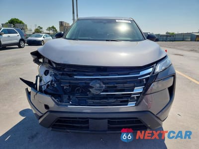 Piąte zdjęcie samochodu w środku: 2024 NISSAN ROGUE S VIN:5N1BT3AAXRC717358 - miniatura