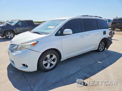 2015 TOYOTA SIENNA LE 5TDKK3DC7FS582418 - główne zdjęcie licytacji z USA - miniatura