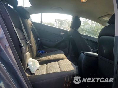 Zdjęcie 10 z 12 samochodu: 2017 KIA FORTE S VIN:3KPFL4A75HE016606 - miniatura