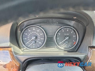 Zdjęcie 9 z 13 samochodu: 2009 BMW 328 XI SULEV VIN:WBAPK53519A510214 - miniatura