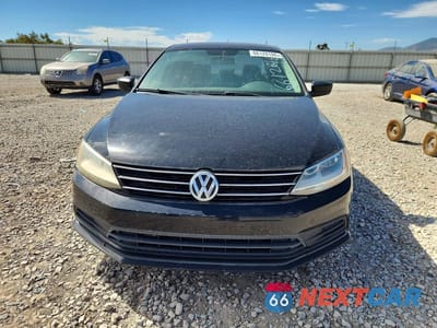 Piąte zdjęcie samochodu w środku: 2016 VOLKSWAGEN JETTA S VIN:3VW267AJ9GM374165 - miniatura