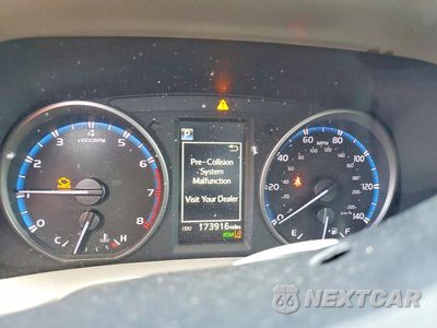 Zdjęcie 9 z 13 samochodu: 2018 TOYOTA RAV4 XLE VIN:2T3WFREV2JW508906 - miniatura