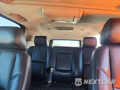 Zdjęcie 10 z 13 samochodu: 2012 CHEVROLET SUBURBAN K1500 LT VIN:1GNSKJE78CR193665 - miniatura