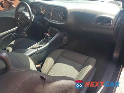 Zdjęcie 8 z 12 samochodu: 2021 DODGE CHALLENGER SXT VIN:2C3CDZAG6MH534434 - miniatura
