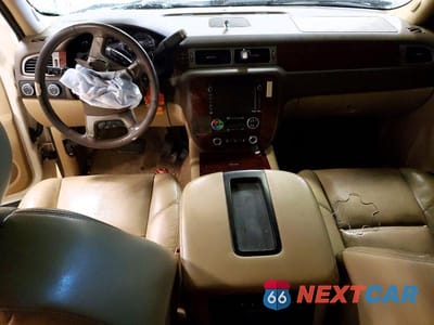 Zdjęcie 8 z 12 samochodu: 2013 CHEVROLET SUBURBAN K1500 LTZ VIN:1GNSKKE76DR131253 - miniatura