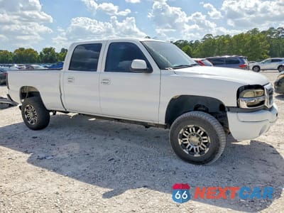 Czwarte zdjęcie samochodu z boku: 2006 GMC SIERRA K2500 HEAVY DUTY VIN:1GTHK23256F128634 - miniatura