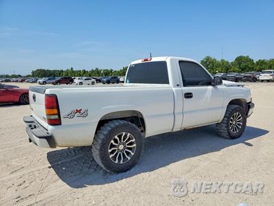 Trzecie zdjęcie samochodu z tyłu: 2005 CHEVROLET SILVERADO K1500 VIN:1GCEK14V25Z273309 - miniatura